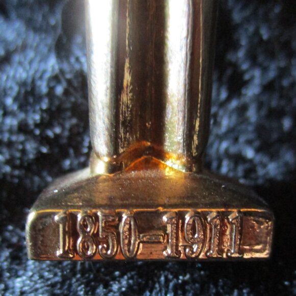 Vintage Jack Daniel Metal Pendant Figure Stamped 1850-1911 Collectible Miniature - Picture 4 of 4